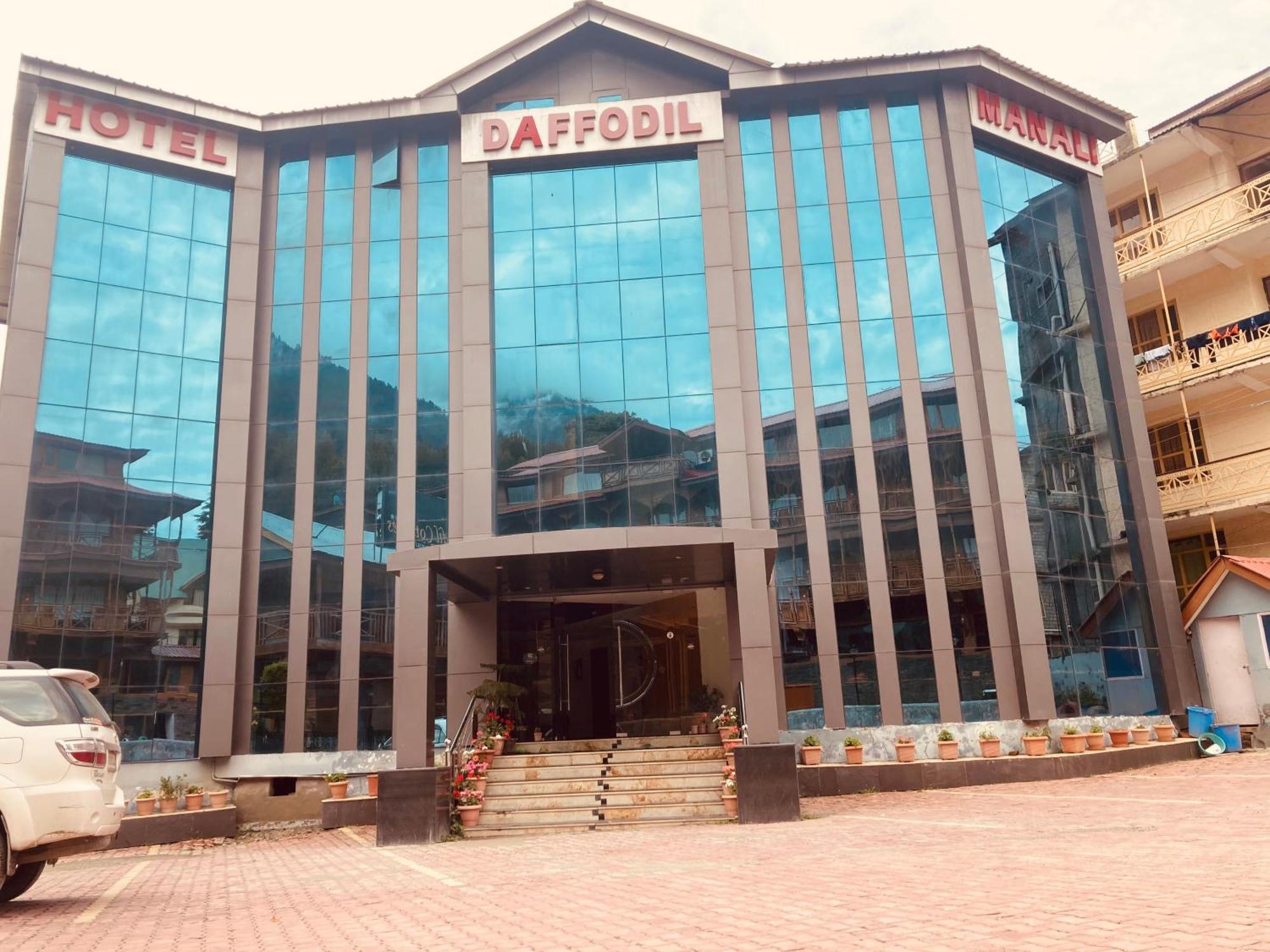 Hotel The North Wind In City Center, Manali Exteriör bild